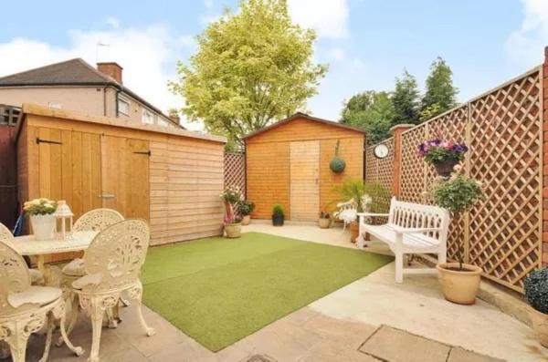 רויסליפ Tj Homes - Luxury Studio Suite With Garden View - Next To Tube Station London מראה חיצוני תמונה